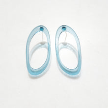 Charger l&#39;image dans la galerie, ALAS LIGHT blue oval statement stud earrings - AYR TAN
