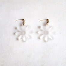 Charger l&#39;image dans la galerie, Big flower pendant earrings in milk white and 14k gold-filled or sterling silver - AYR TAN
