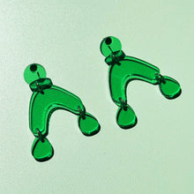 Carica l&#39;immagine nel visualizzatore di Gallery, FORTUNA grass green pendant earrings
