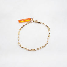 Cargar imagen en el visor de la galería, Naoussa link chain bracelet gold + mini heart charm - AYR TAN

