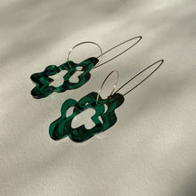 Charger l&#39;image dans la galerie, CORELLA hoops pine green in silver or gold - AYR TAN
