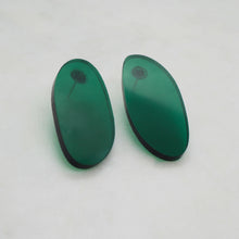 Charger l&#39;image dans la galerie, ALAS ocean blue oval statement earrings studs - AYR TAN
