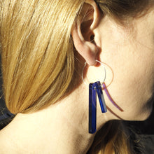 Carica l&#39;immagine nel visualizzatore di Gallery, BRONTE ocean blue hoop earrings gold - AYR TAN
