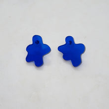 Cargar imagen en el visor de la galería, CORELLA ocean blue mini stud earrings - AYR TAN
