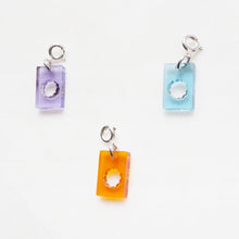Charger l&#39;image dans la galerie, MINI STAR card charm lilac/sky/ tangerine in silver/gold - AYR TAN
